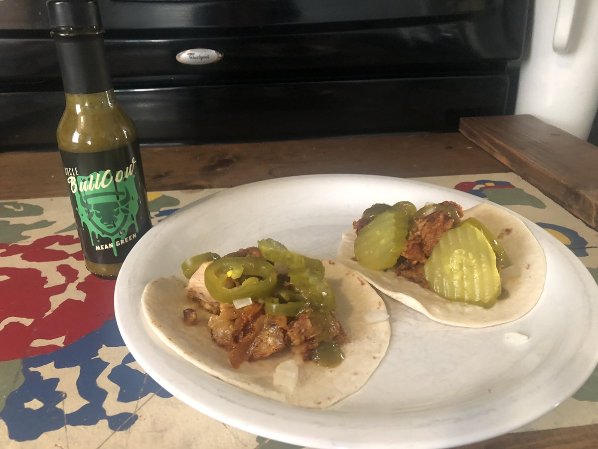 BringTheHeat740's tweet photo. This Uncle Bullcow Mean Green is 🔥🔥🔥🔥 on these Nashville hot chicken street tacos.! https://t.co/hHTXsBYBSO