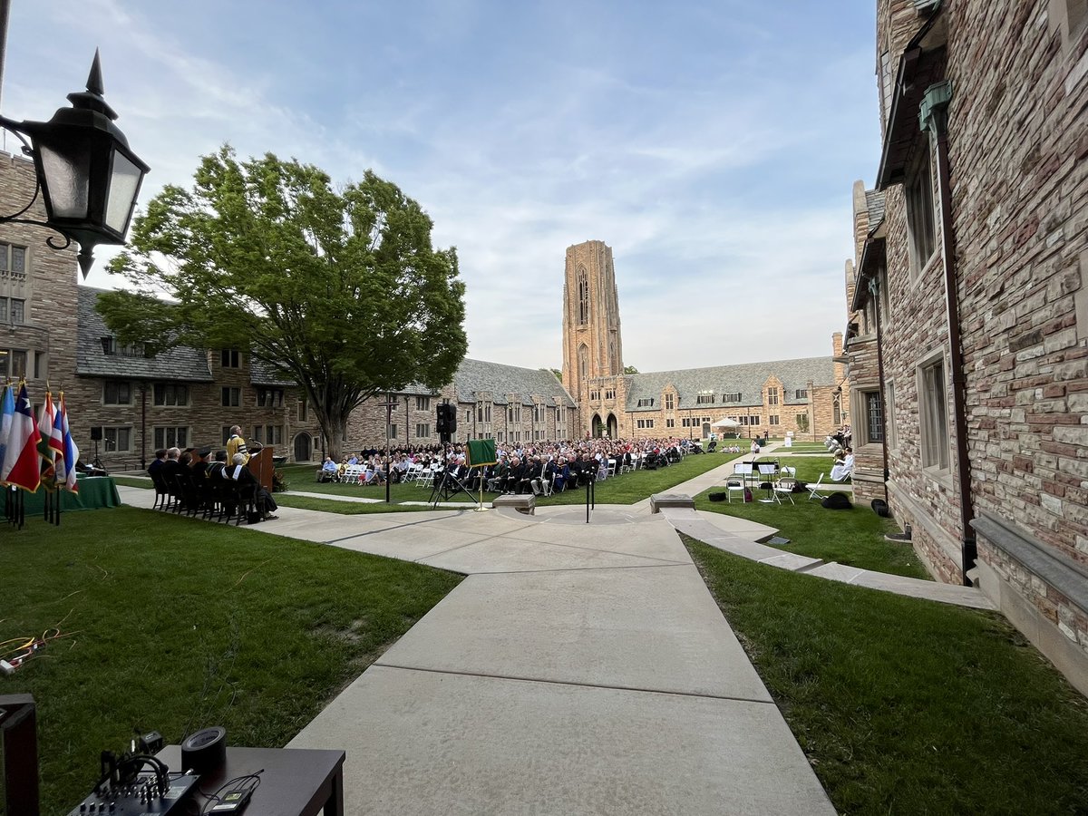 ConcordiaSem's tweet photo. Commencement 2022 #CSLGrad #ThyWordIsALamp https://t.co/fhNMZQ4LML