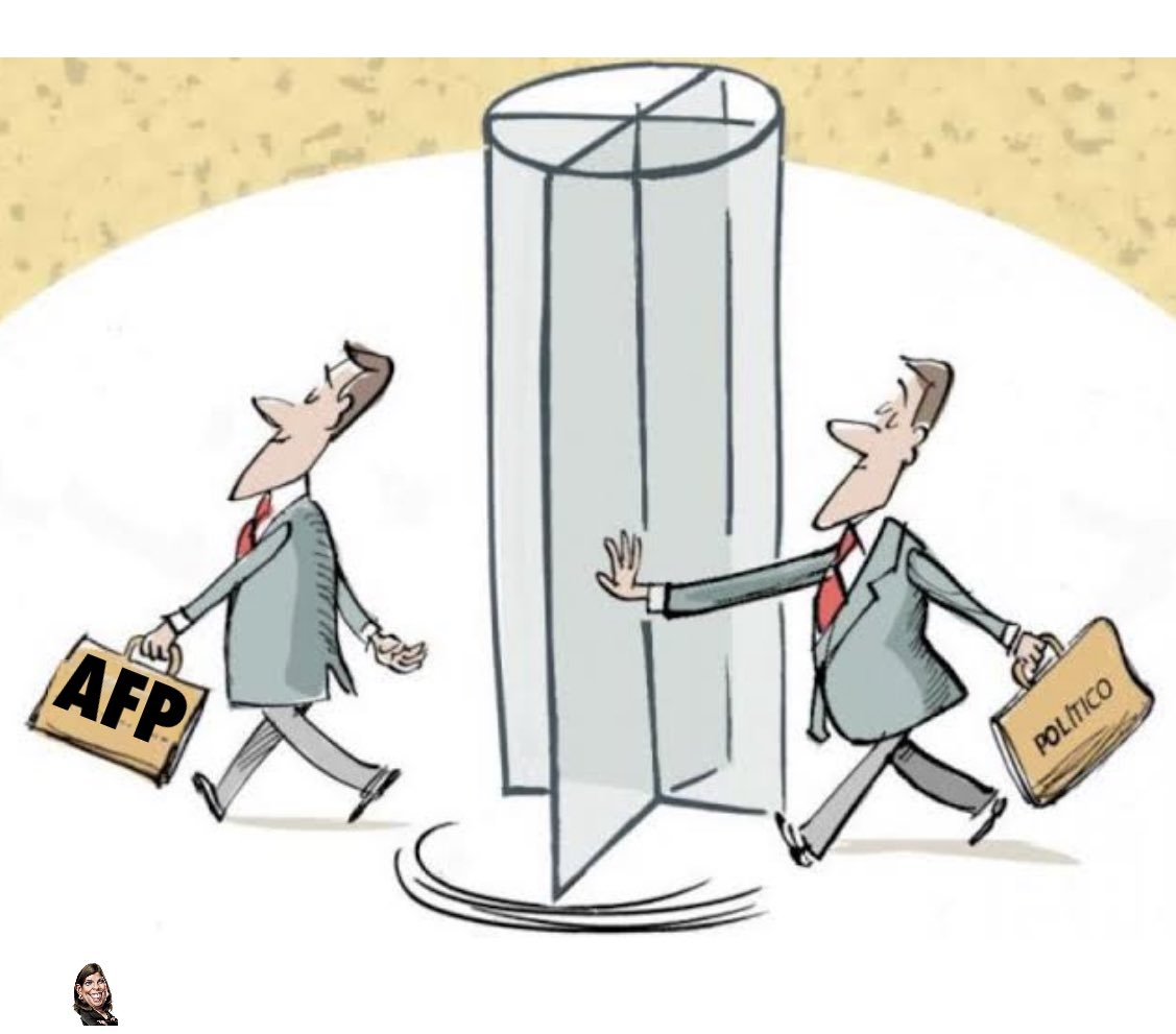 Indignados_P's tweet photo. Los REYES de la puerta giratoria Jorge Gonzales Izquierdo, Luis Miguel Castilla salen en contra de la ley que faculta el retiro extraordinario de hasta 18,400 soles (4 UIT) 

#afpnomerobes https://t.co/EoAXLrld05