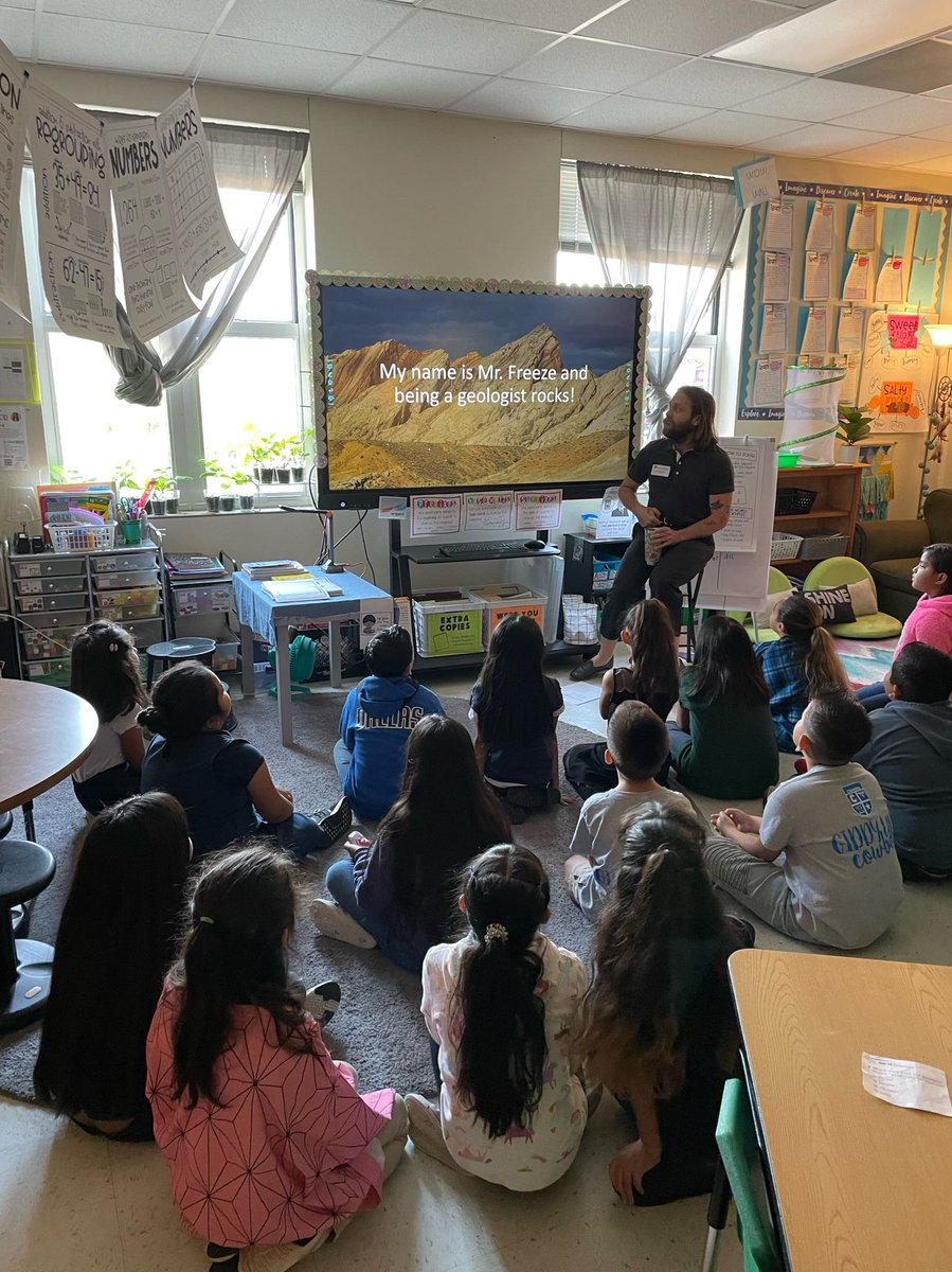 cigarroacowboys's tweet photo. What an amazing Career Day at Cigarroa! We had so many amazing guest speakers come out to present to our students. Jobs ranging from geologists, chefs, videographers, police officers, judge elects and many more. We are so grateful! @dallasschools @ClaritaRivera18 @DavidVillegas_ https://t.co/M6sbAxAko2