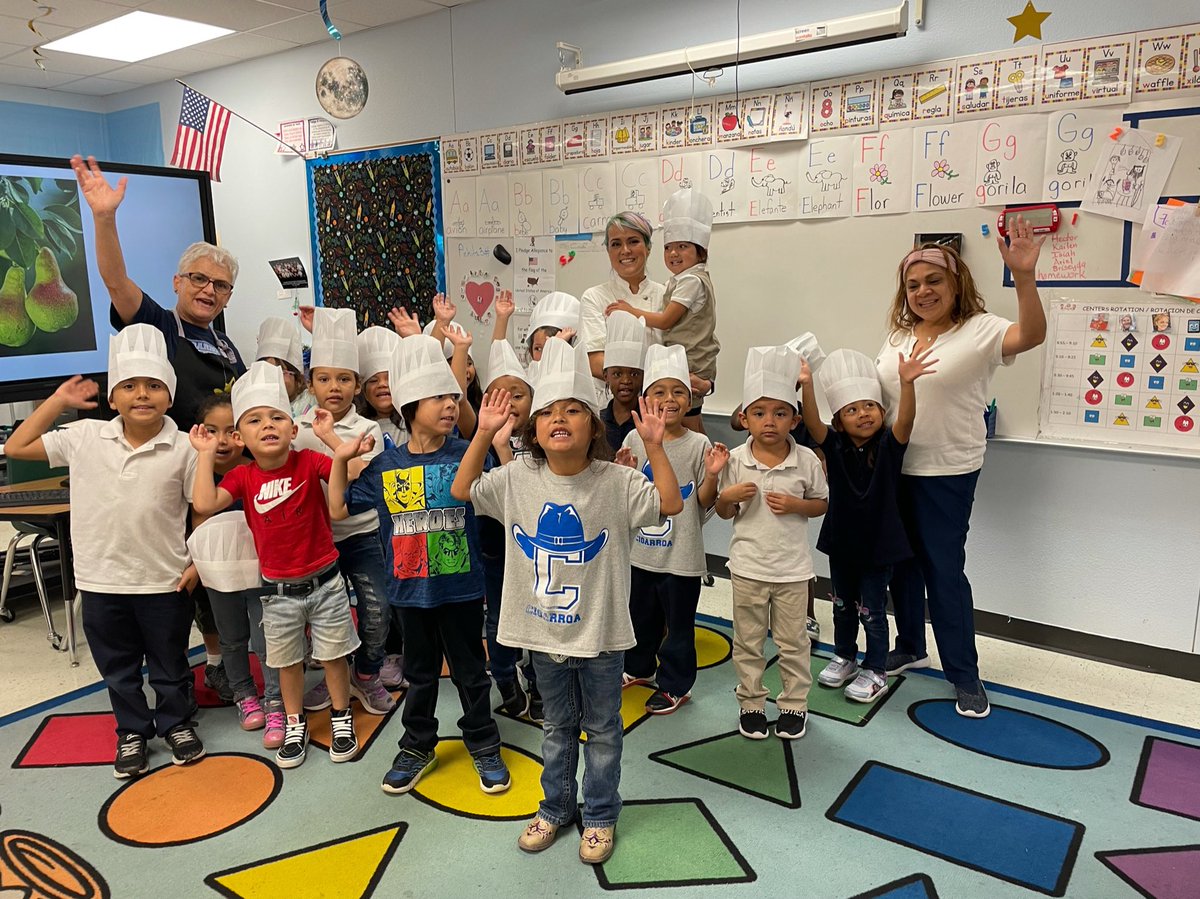 cigarroacowboys's tweet photo. What an amazing Career Day at Cigarroa! We had so many amazing guest speakers come out to present to our students. Jobs ranging from geologists, chefs, videographers, police officers, judge elects and many more. We are so grateful! @dallasschools @ClaritaRivera18 @DavidVillegas_ https://t.co/M6sbAxAko2