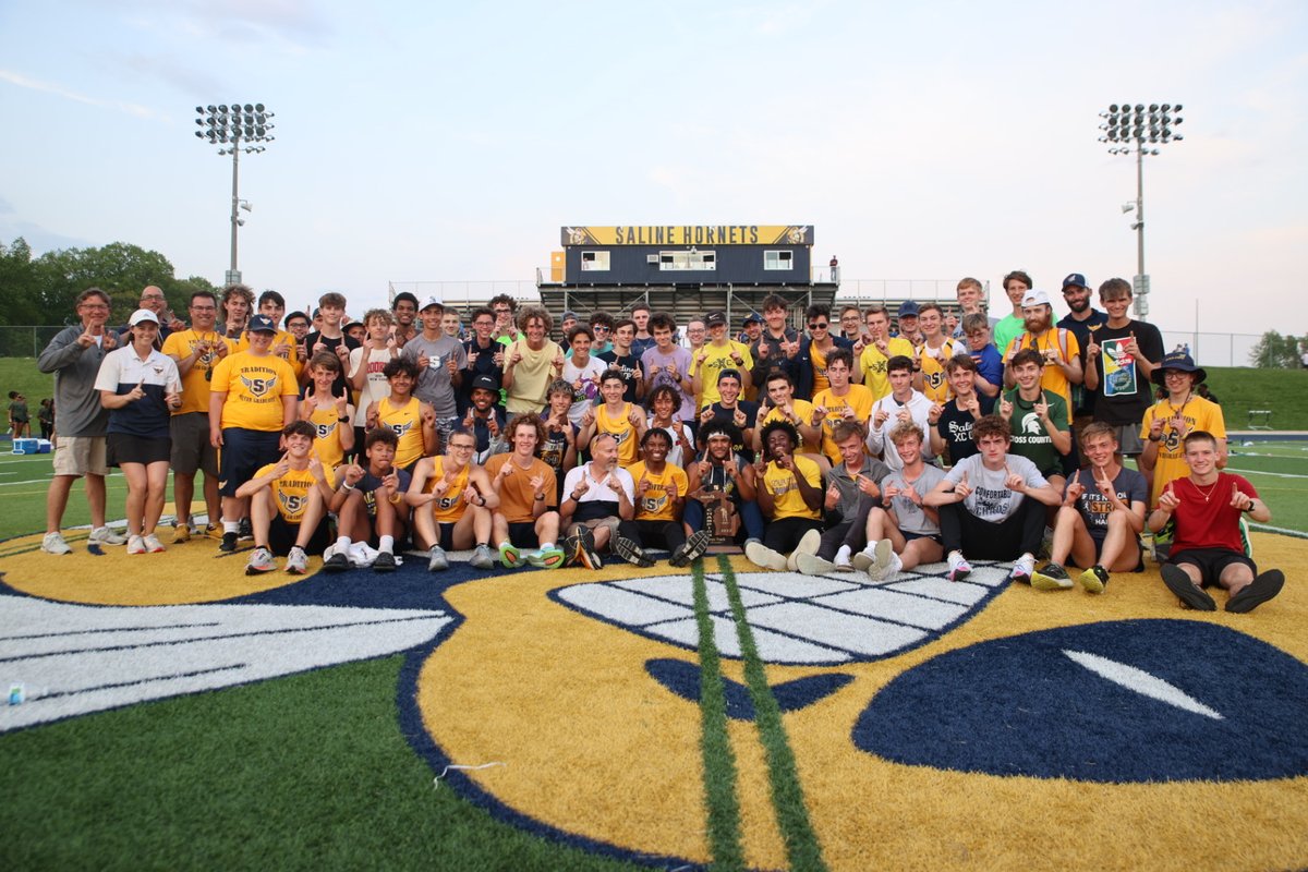 TheSalinePost's tweet photo. Saline boys are regional champs! https://t.co/RDEEOe0C4C