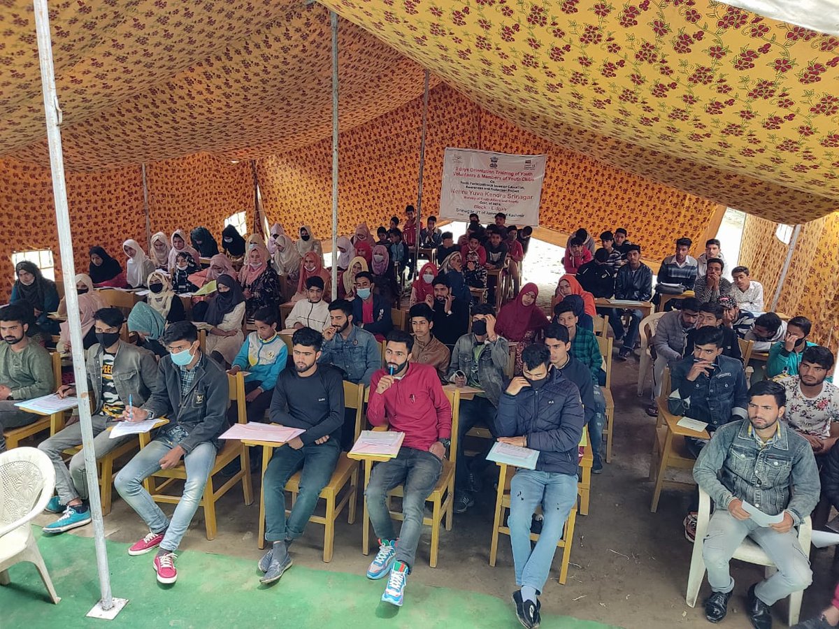MYB_Srinagar's tweet photo. Closing Ceremony of 3 days orientation Training.@authorityiepf #NYKSINDIA @jk_nyks @NYK_Srinagar https://t.co/GgSJw9YBHL