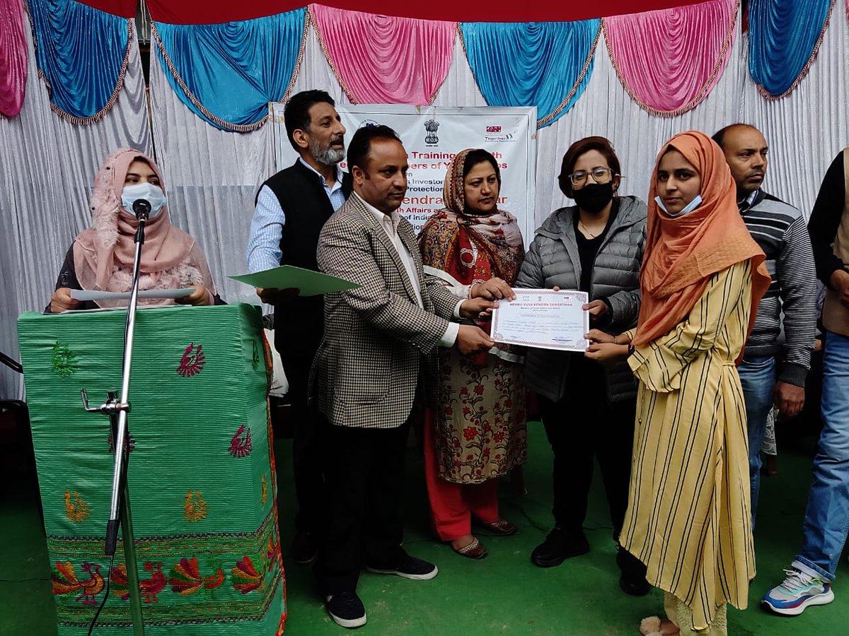 MYB_Srinagar's tweet photo. Closing Ceremony of 3 days orientation Training.@authorityiepf #NYKSINDIA @jk_nyks @NYK_Srinagar https://t.co/GgSJw9YBHL