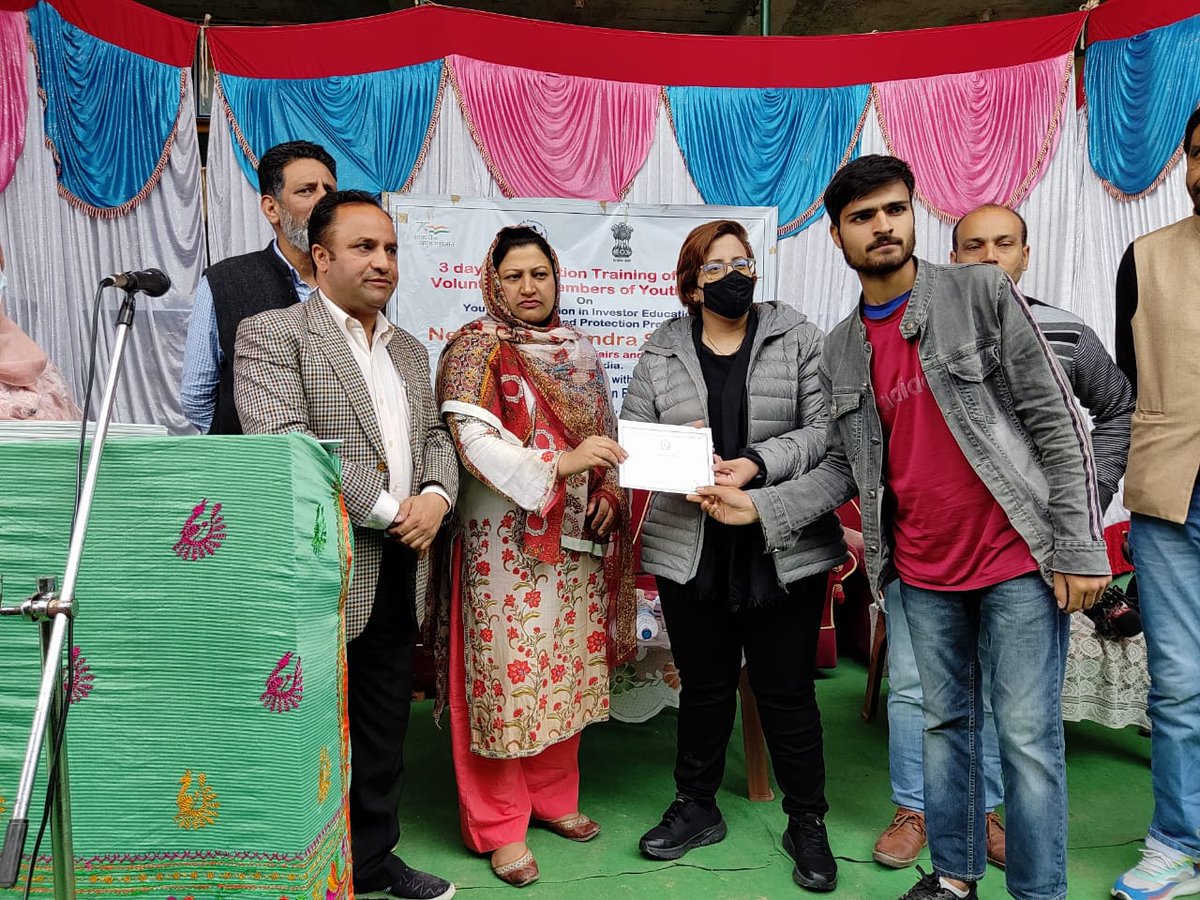 MYB_Srinagar's tweet photo. Closing Ceremony of 3 days orientation Training.@authorityiepf #NYKSINDIA @jk_nyks @NYK_Srinagar https://t.co/GgSJw9YBHL