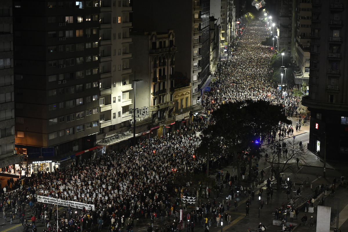 #MarchaDelSilencio | Miles de personas se concentraron, bajo la consigna «¿Dónde están? La verdad sigue secuestrada. Es responsabilidad del Estado»

👉 bit.ly/3afKcqP