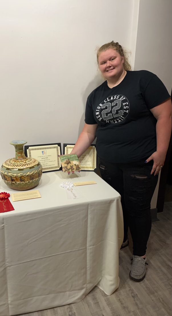 WDvisualarts's tweet photo. Congrats Emily on receiving 2nd and 3rd place out of all Delaware County High Schools at the Young Artist Competition tonight! So proud of all you have done this year! https://t.co/sUPkHjdt3B