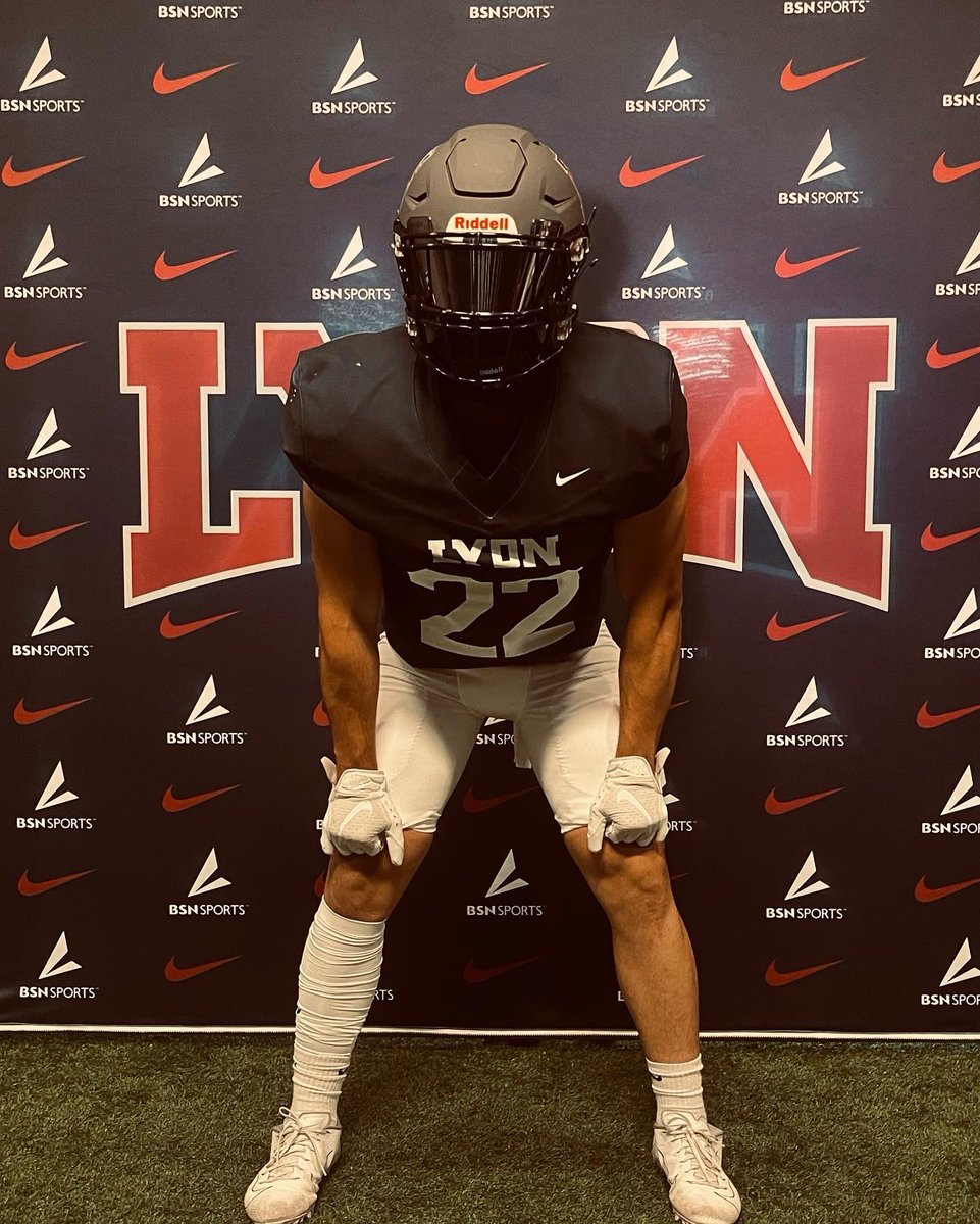 Jacob_thebull's tweet photo. 🤝🏽 @_Lyon_Football https://t.co/YFYvCwE4yV