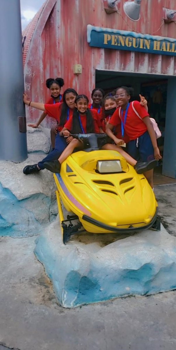 SACSOrlando's tweet photo. 6th grade really enjoyed their field trip to Sea World. https://t.co/u4P7kp0VvX