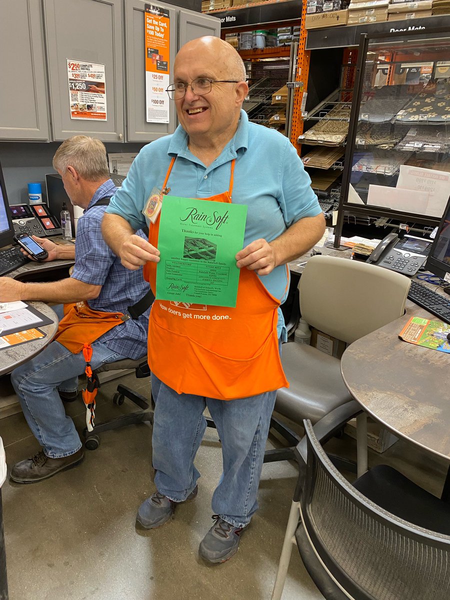 LSkinner2014's tweet photo. Shoutout to Home Depot 6515 for helping more customers get clean water. @RushClay @russ_brinkman https://t.co/lVaGX4CuzM