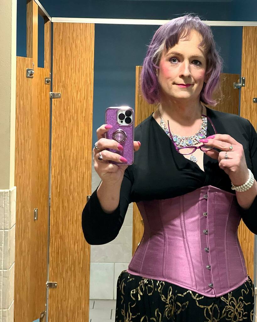 VioletDeVille's tweet photo. Two shows with the improv troupe yesterday. The first, as one Val U. Able, in Everett. The second, as Bobbie “The Wolf” Fairlane, at a new hotel opening in Pioneer Square. It was a long day but I’m okay with that.
#GirlsLikeUs #Improv #ImprovQueen #Tra… https://t.co/Ldz59XmEUA https://t.co/LrPKV4vweA