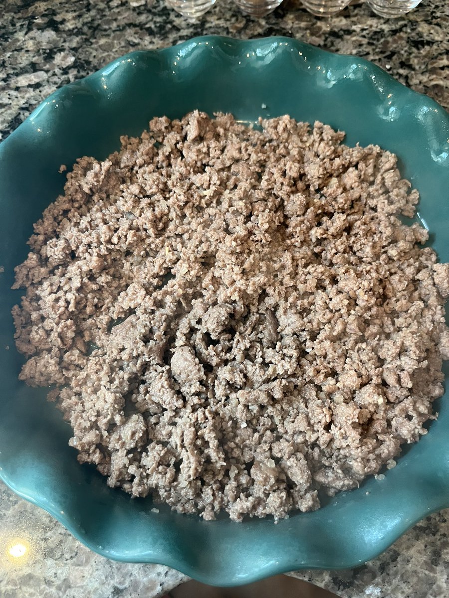 onerunnermom's tweet photo. Fridays call for cheeseburger pie for the man child. Step by step goodness…
#feedthemgoodness #growright @SamPendleton7 https://t.co/UKyTaYiRAE
