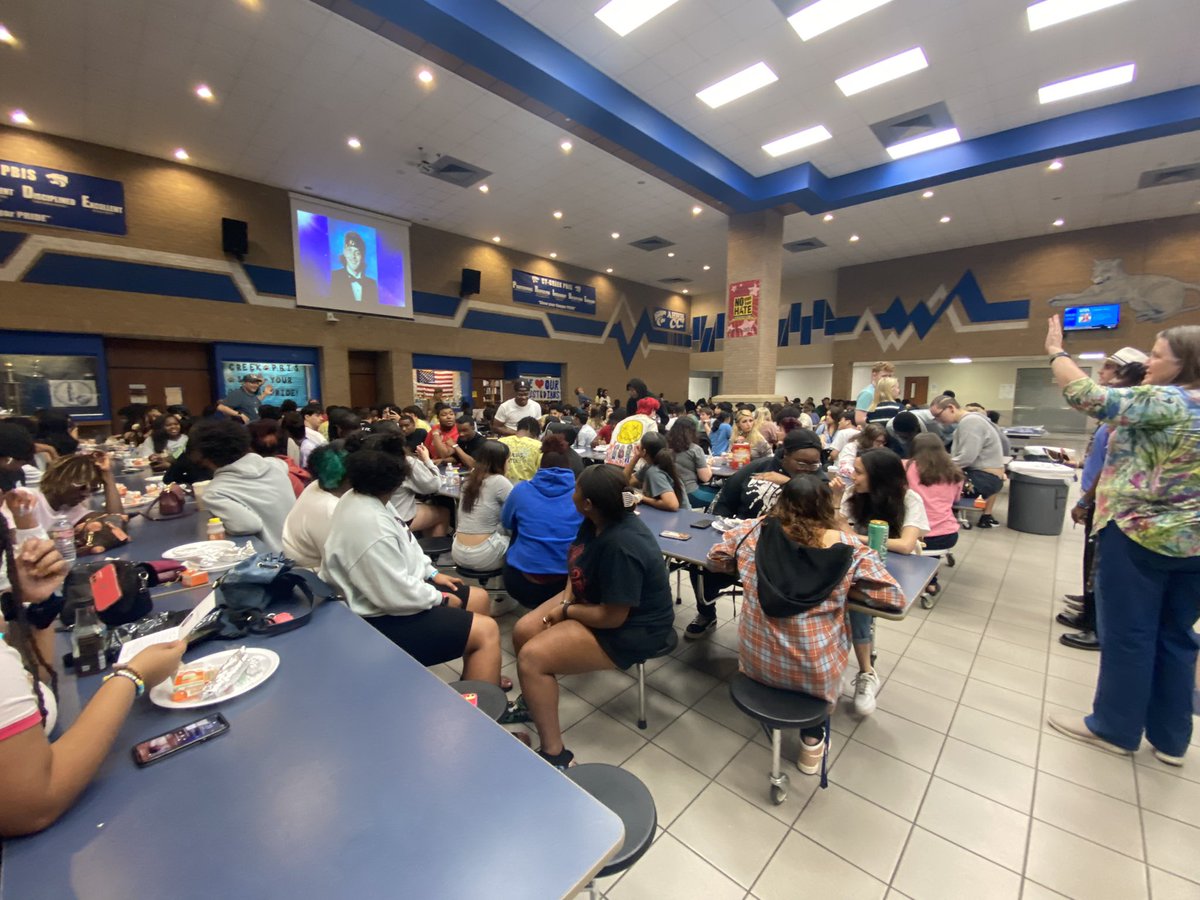 ambyclink's tweet photo. Our Class of 2022 @cycreekhs had a great Senior Breakfast, grad rehearsal and cap/gown distribution! Can’t wait to see everyone at PROM tomorrow night! #AHHCC @VSnokhous  @MGeorgeCFISD @jenna_box @cycreekstuco https://t.co/N9Zm51a6Kh