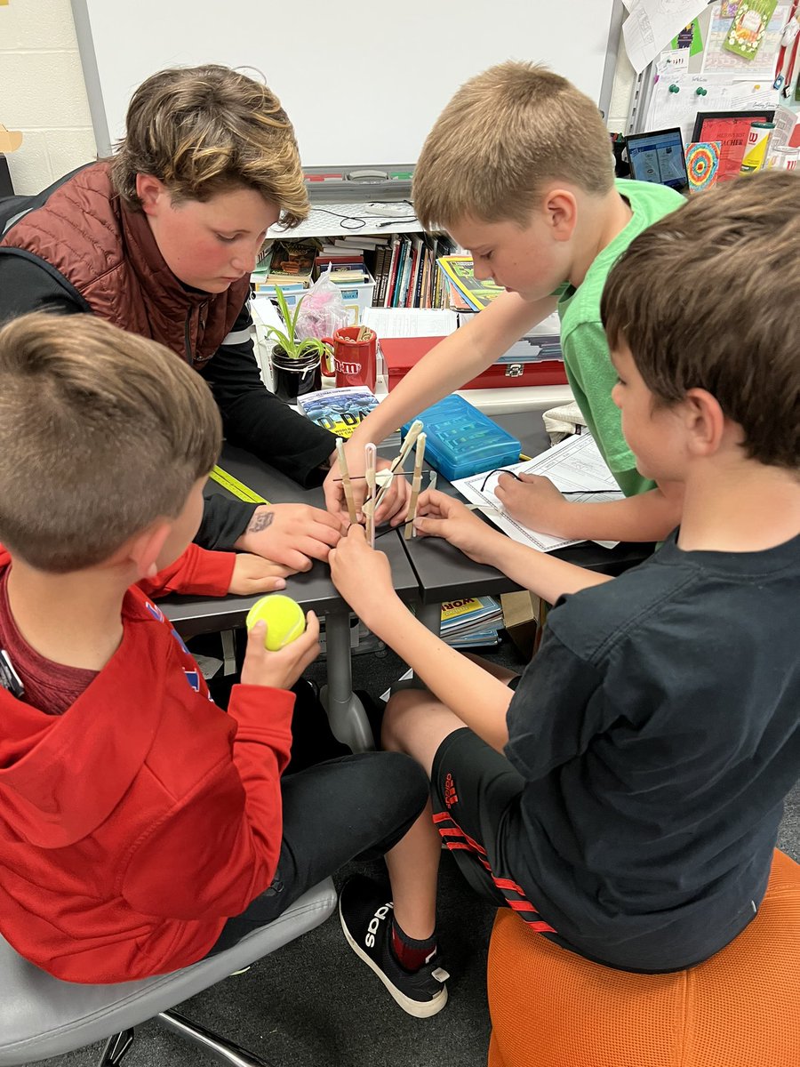 MrsBCarpenter's tweet photo. Building planning, collaboration &amp; problem solving skills through STEM challenges. Kids designed some creative Tennis Ball Towers today. https://t.co/usHvakcmp6