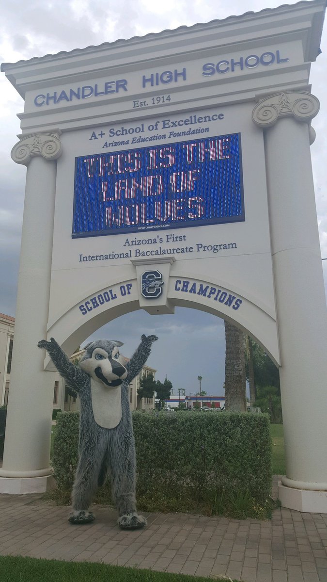 Congratulations class of 2022! Thank you for all of your awesome contributions during your years here at CHS. You’ll always have a place here as a wolf 🐺💙

#graduation #soc #classof2022