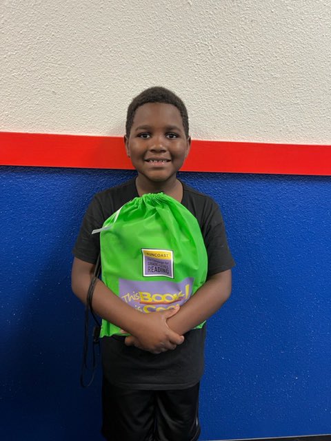 Oh, the smiles when the kids who registered for THIS BOOK IS COOL! get their summer books! Happy readers are my kind of kiddos! Thank you Brentwood Elementary teachers! <a href="/SuncoastCGLR/">Suncoast GL Reading</a> <a href="/ThePattersonFdn/">The Patterson Foundation</a>
