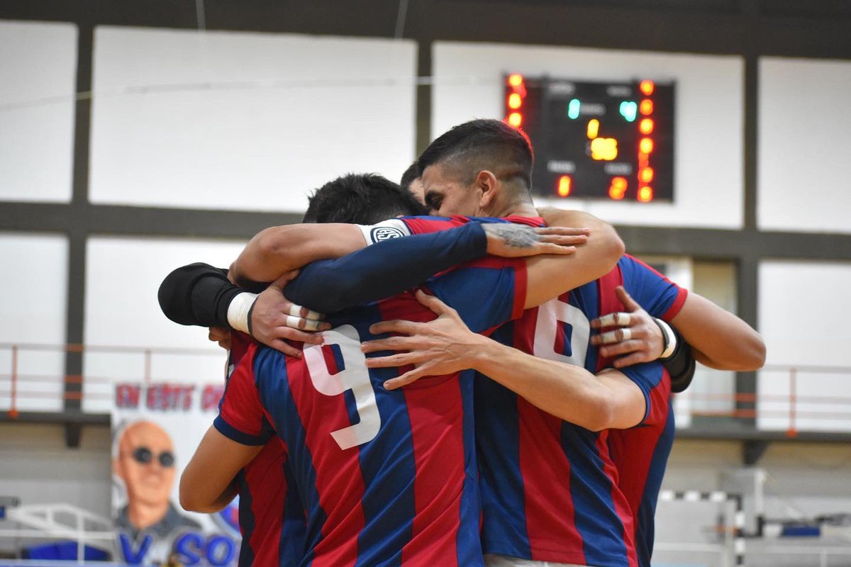 CASLAFutsal tweet picture