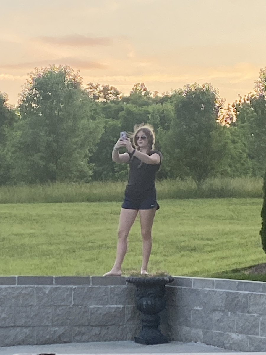 ambamcoop43's tweet photo. I have a 7th grader and a Senior !!! How ??? Praying for all 2022 graduates. #keephimclose #summer2022 https://t.co/IZQbFNto1q