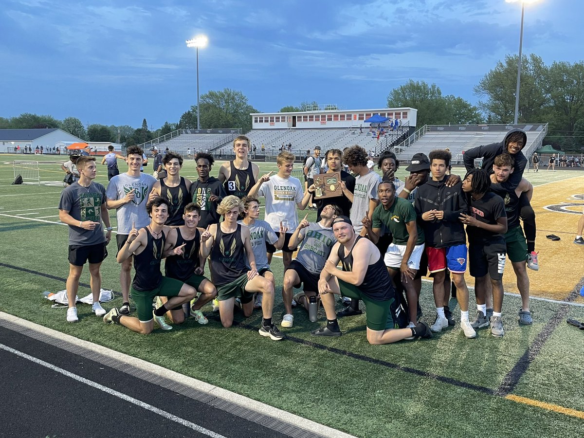 GlenOak Boys 2022 District Champions!
