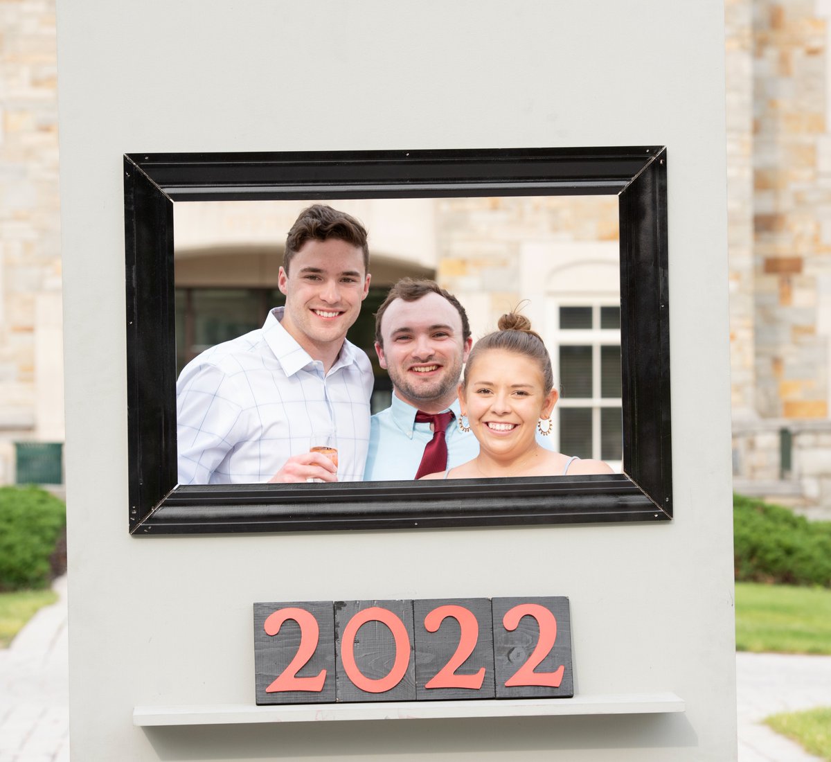 wjcollege's tweet photo. A toast to W&amp;J's Class of 2022! https://t.co/cenkoQJf65