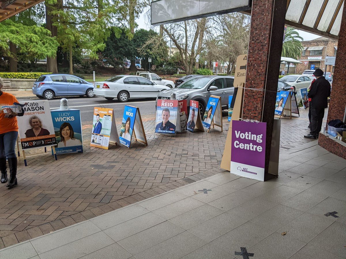 Thinking of all the people around the world, including my relatives in Afghanistan who would do anything to be able to vote, and for whom political apathy is a privilege. Go and make yours count ✌️ #AusVotes2022