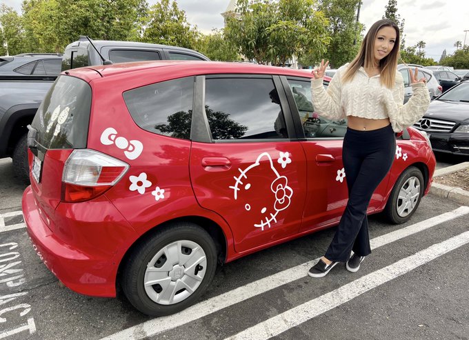 Spotted the rare Hello Kitty-mobile today!! 😳😍😍🥰 https://t.co/bJRwgzmbX0<a href="/tag/mvsales"class="tags"><span>#mvsales</span></a>