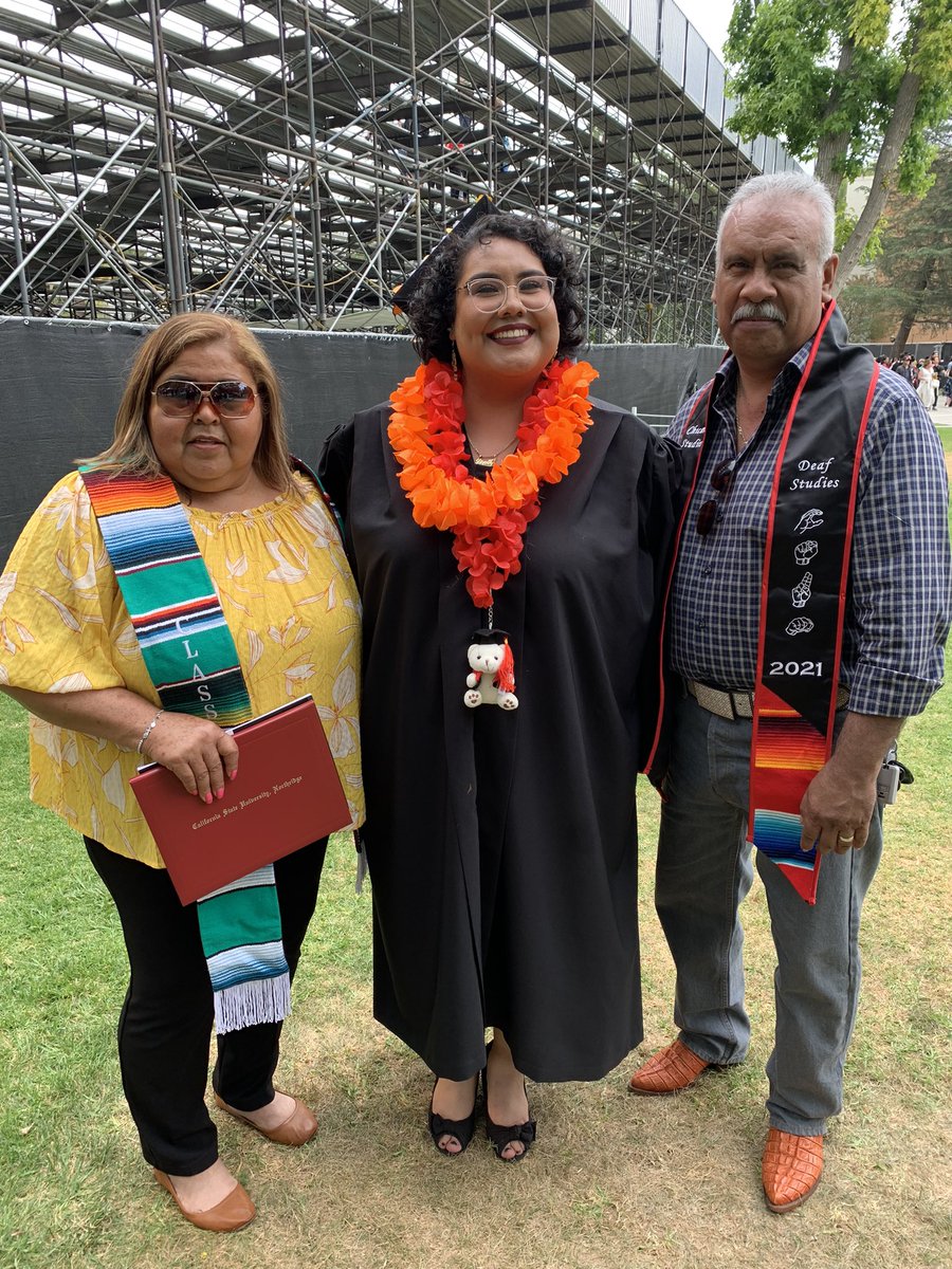 lala_lizzie_'s tweet image. 1yr later but I walked on stage 👩🏽‍🎓 #DeafStudies #ChicanxStudies #CSUNGrad #SiSePudo