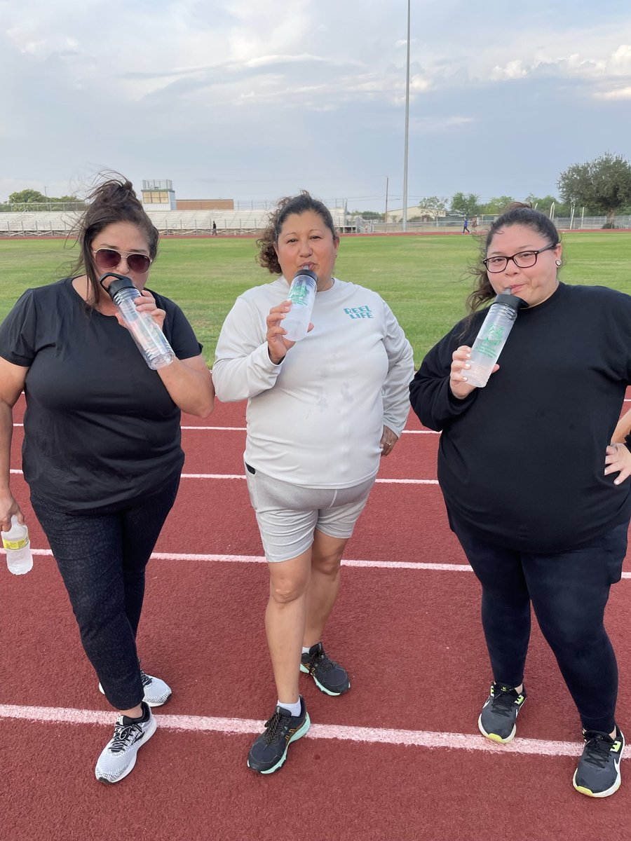 Stacy_gjohnson's tweet photo. Ended our day with a Bulldog walk in celebration of 150 years. Everyone that walked a mile received a commemorative 150 year water bottle. 2 winners of a fit basket. Big thanks to everyone that made it possible. #150yearsofexceedingexcellence @atagle10 @RamPena5 @BanqueteISD https://t.co/TUdI8cRyFX