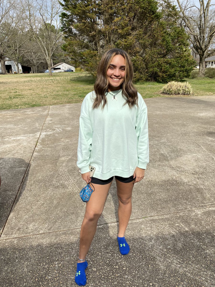 GaileyLane's tweet photo. #graduationmonth #classof2022 #ourgirl #jaydendelaney #marchbaby #4 #loveherso https://t.co/ebtdhaxzun
