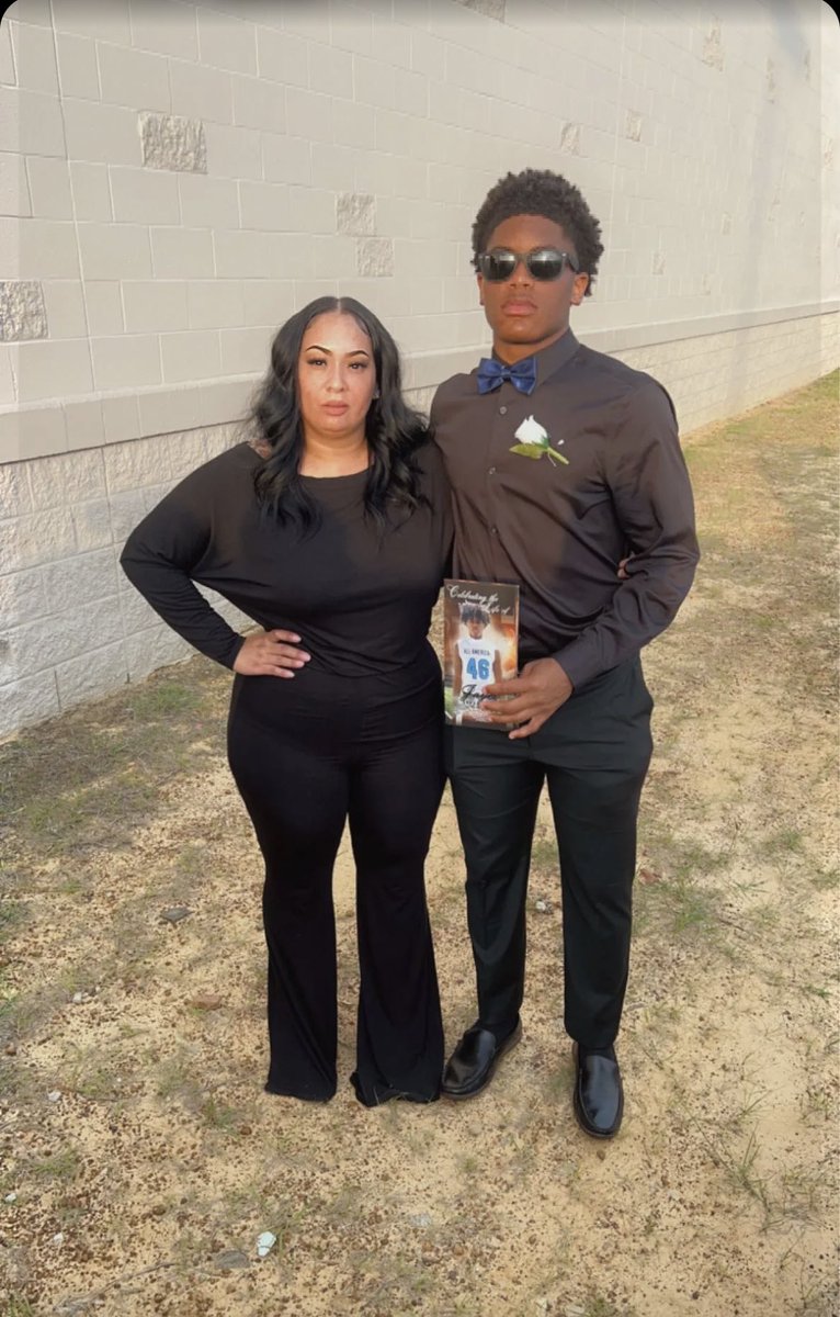 DrelonMiller's tweet photo. we love you Jayce Jones, continue to be our angel 👼🏽 💙 https://t.co/DpT3rejEP0