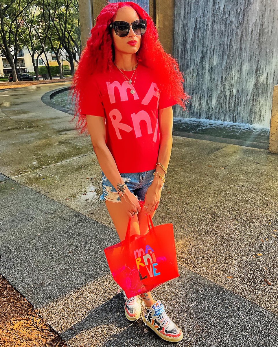 Jaguar__Jag's tweet photo. A year olderβ¦ A year colder π§ π§π§!! #CheersTo34Years #MarniOnMe 5/20 βοΈπ€π½π₯³ https://t.co/zDarmyeXQ0