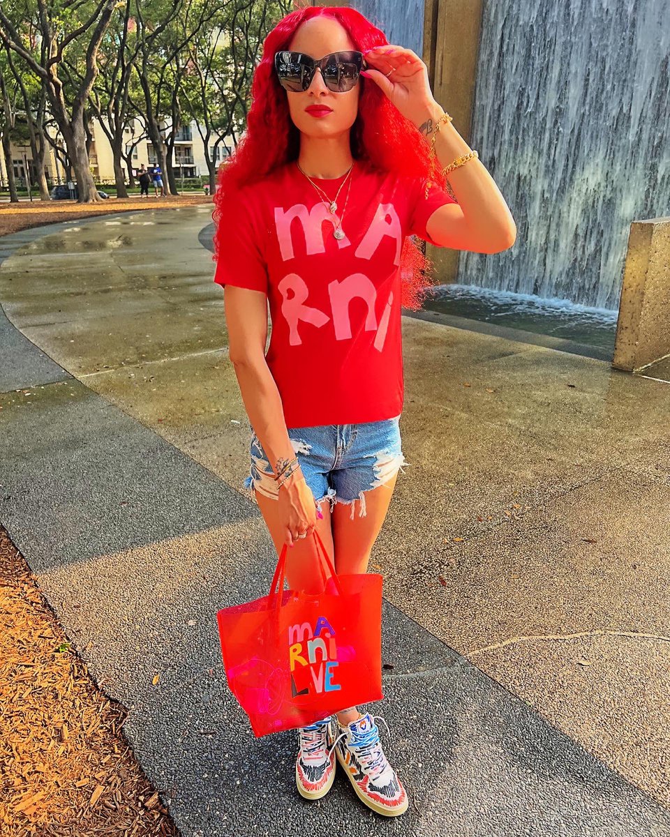 Jaguar__Jag's tweet photo. A year olderβ¦ A year colder π§ π§π§!! #CheersTo34Years #MarniOnMe 5/20 βοΈπ€π½π₯³ https://t.co/zDarmyeXQ0