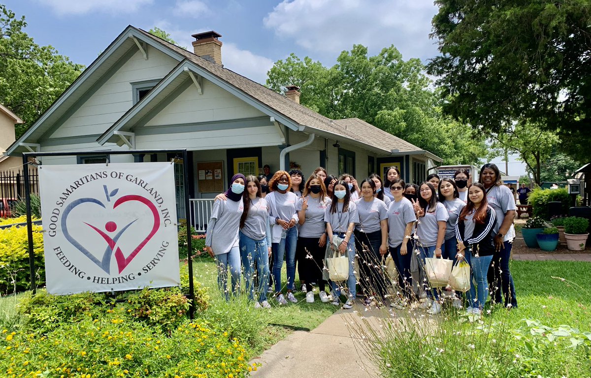 GoodSamG's tweet photo. @HarmonyEdu Ladies to Leaders raised money to charter a bus to help Good Sam with a myriad of tasks. They showed #servantleadership with their eagerness to help and focus on finishing every task. Heartfelt thanks, Mrs. Brooks and team! #LeadershipMatters #sophomores #givingback https://t.co/1VX5UhdaLQ