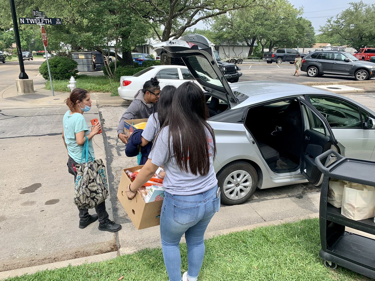 GoodSamG's tweet photo. @HarmonyEdu Ladies to Leaders raised money to charter a bus to help Good Sam with a myriad of tasks. They showed #servantleadership with their eagerness to help and focus on finishing every task. Heartfelt thanks, Mrs. Brooks and team! #LeadershipMatters #sophomores #givingback https://t.co/1VX5UhdaLQ