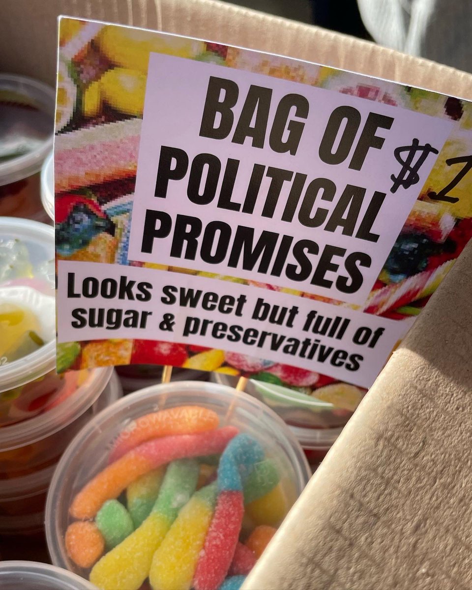 🧁 <a href="/Camdenville/">Camdenville P&C</a> Election Day cake stall and BBQ knocking it out of the park once again🗳#newtown #auspol #AusVotes22 #AusVotes2022 #democracysausage