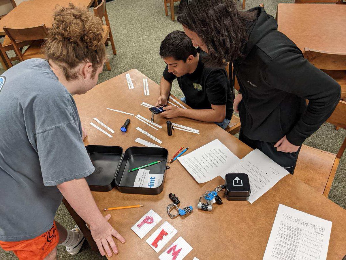 Gbhwildcats's tweet image. The @gbcatslibrary hosted the #APpsych class in the school's first #studentdesigned breakout. Talk about some  #collaboration, #creativity, and #criticalthinking! @breakoutEDU @cpschoolsva