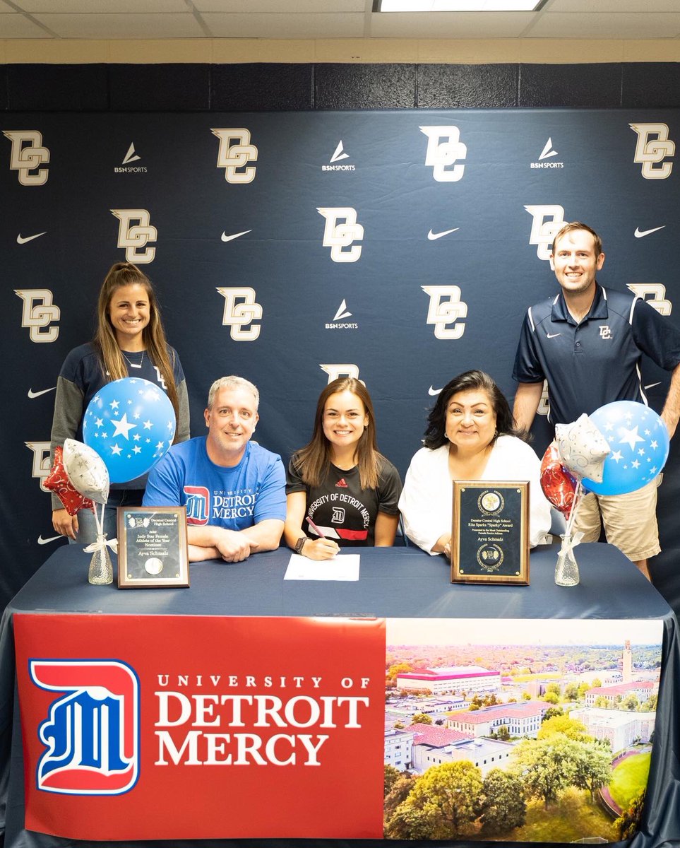 DCGirlsXC's tweet photo. Congratulations to Ayva Schmalz for officially signing with Detroit Mercy! Also, we found out today she is the 2021-2022 DCHS Female Athlete of the Year. #dcxc #decaturproud https://t.co/mXuV8TEorS