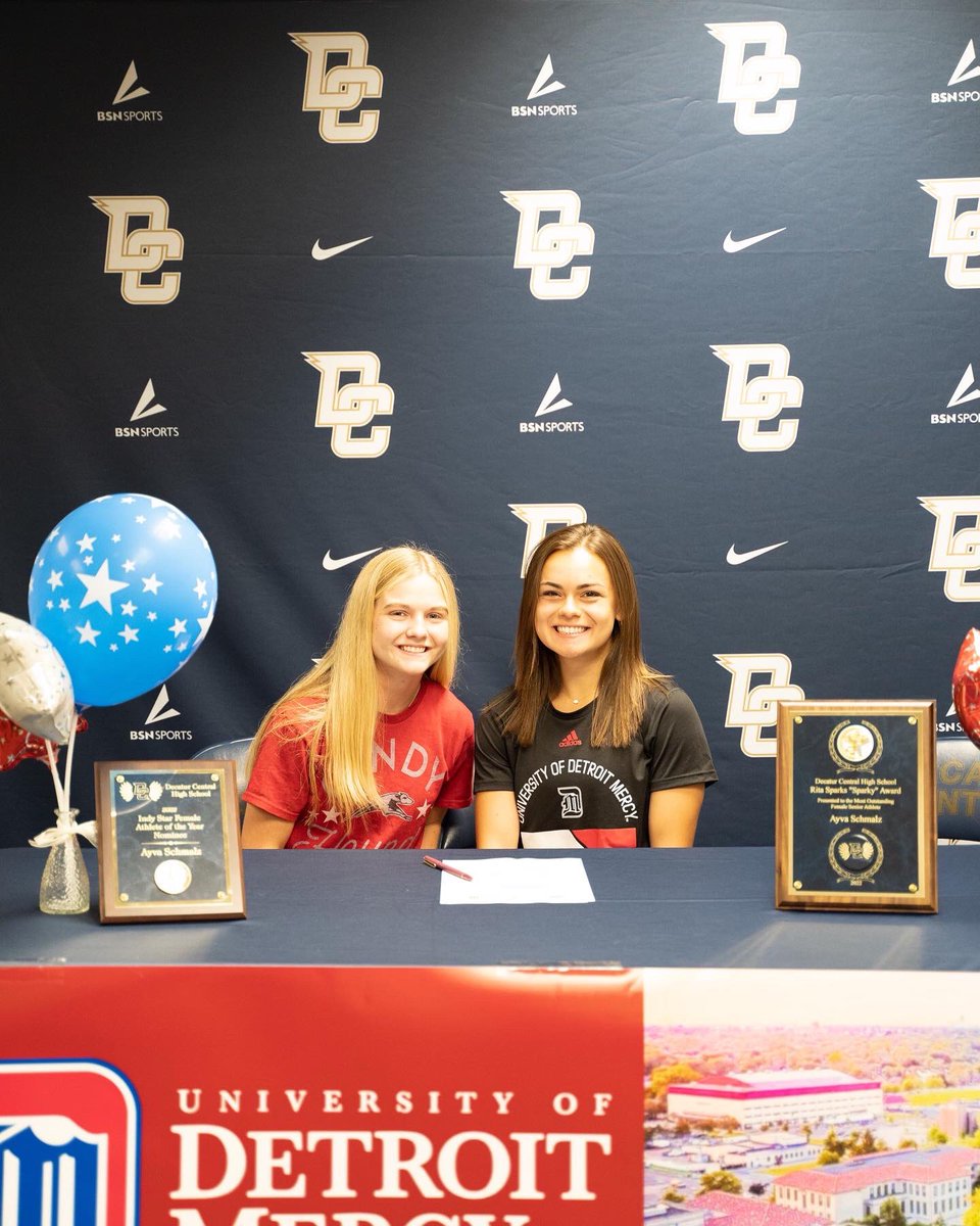 DCGirlsXC's tweet photo. Congratulations to Ayva Schmalz for officially signing with Detroit Mercy! Also, we found out today she is the 2021-2022 DCHS Female Athlete of the Year. #dcxc #decaturproud https://t.co/mXuV8TEorS