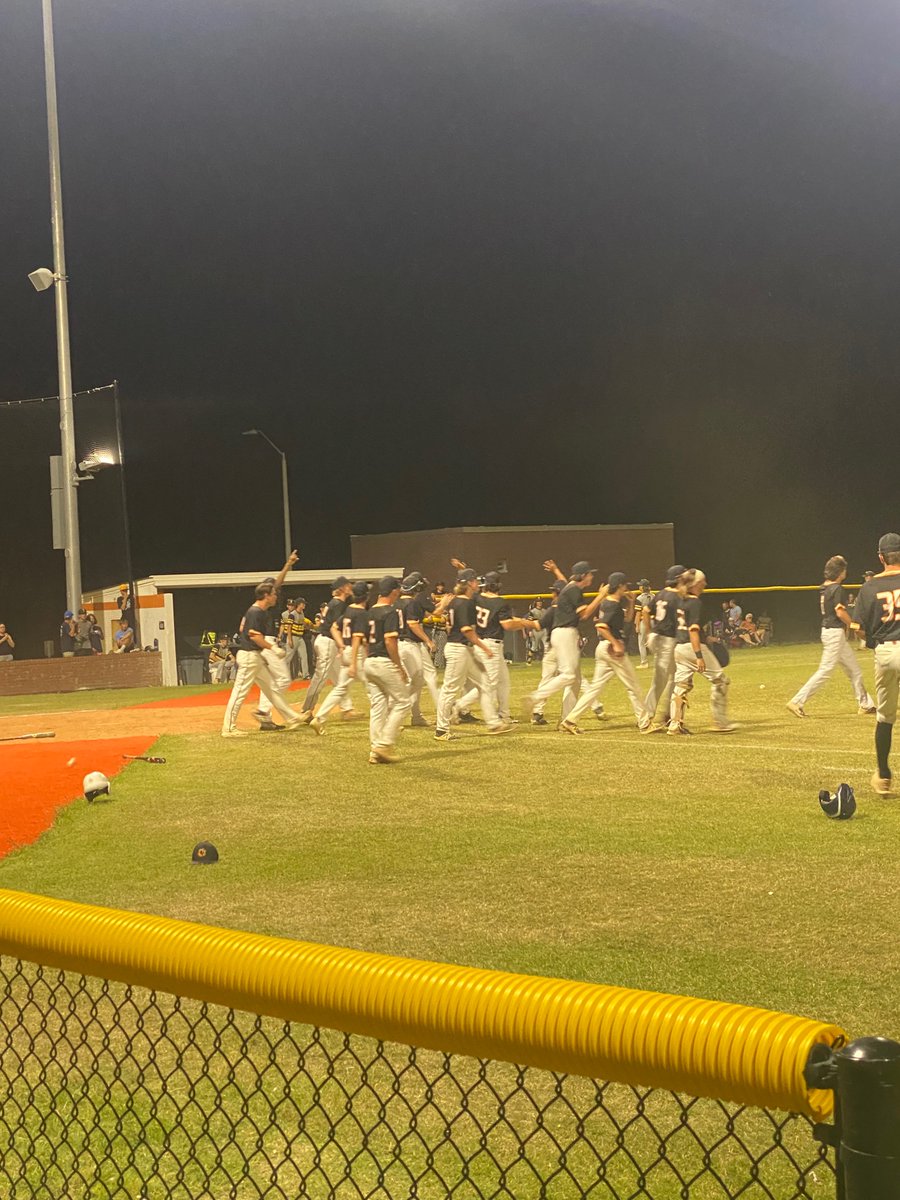 Fuquay-Varina baseball defeated Topsail 12-2 in the 4th round of the NCHSAA 4A State Playoffs!  Bengals advance to the Eastern Regional Championship!!!
#Rollbengals!