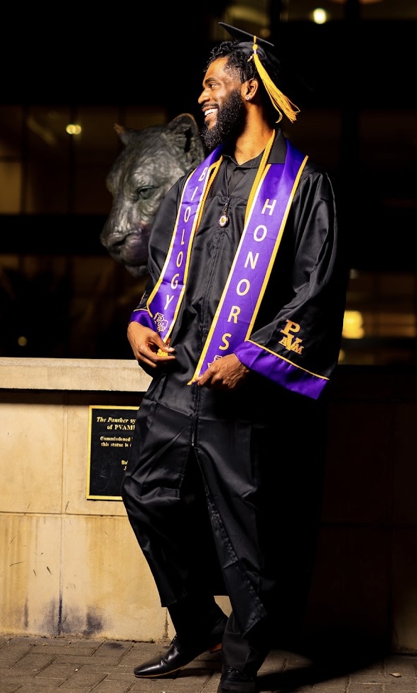 nTheone24's tweet photo. Blessed to say It Is Done.

 ✅ B.S. In Biology
 ✅ Cum Laude
 ✅ Dean’s List 4x
 ✅ Undergraduate Medical Academy https://t.co/l4ojD8OYzc