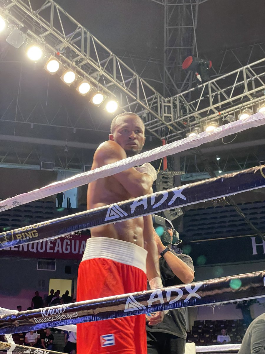 Salvador Rodriguez (@chavaespn) on Twitter photo Lazaro Álvarez ganó DU (58-56, 59-55 y 58-56) a Francisco Mercado tras seis episodios en los Superligeros. <a href="/ESPNKnockOut/">ESPN KnockOut</a> Lazaro Álvarez ganó DU (58-56, 59-55 y 58-56) a Francisco Mercado tras seis episodios en los Superligeros. <a href="/ESPNKnockOut/">ESPN KnockOut</a>