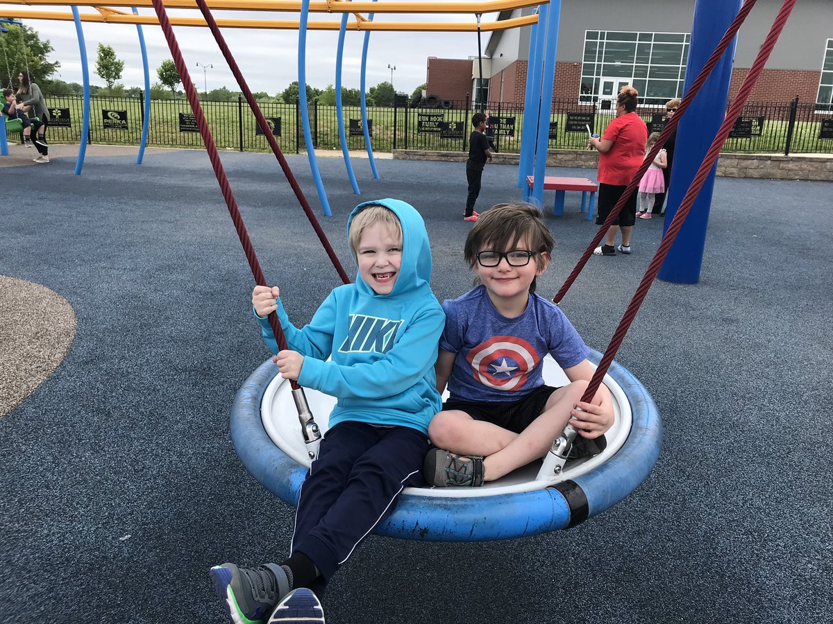 K-2 Virtual Academy students had their end of year get together today!  We had so much fun playing and eating popsicles!  What a great afternoon! 💕