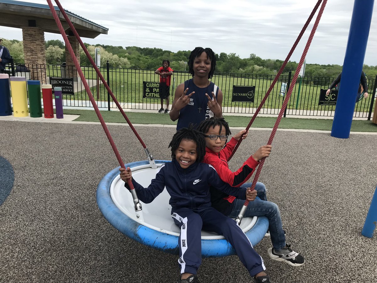 SJSDVirtual's tweet photo. K-2 Virtual Academy students had their end of year get together today!  We had so much fun playing and eating popsicles!  What a great afternoon! 💕 https://t.co/pHOpB8KCjw