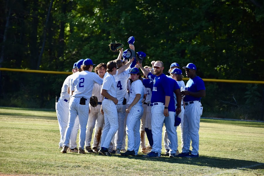 SLCABaseball's tweet photo. BIG TIME WIN today in 1st game of the NCISAA 3A State Championship vs High Point Christian 12-1. WP @TylerHerkey2022  5IP | 7ks | 3BB | 0ER

Top Hitters:
Noto (💣), Young(dbl), Asuma(dbl), T.Herkey(dbl), Carroll(dbl), Brouwer, &amp; Burnham each a hit.

Game 2 Sat. @ 12

#trenchwork https://t.co/vDwJm2Obg4