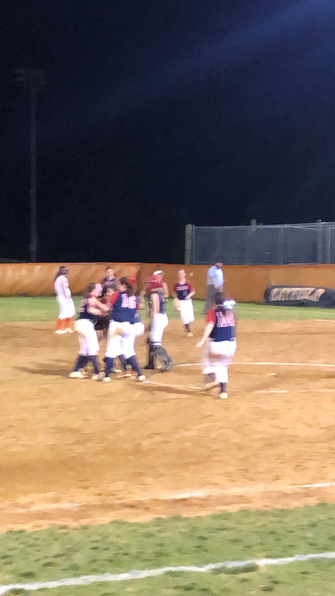 EdisonHS_sports's tweet photo. Eagles are National District Champions! https://t.co/JUuyM6dH3U