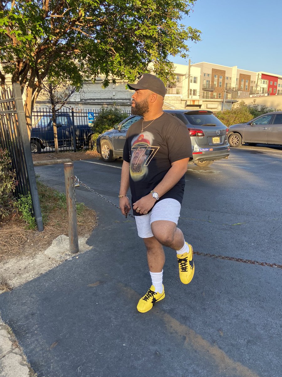 hvyopinion's tweet photo. Hungry as ever but my shirt hard! #FatBoyTwitter https://t.co/fdcp8RGpF0