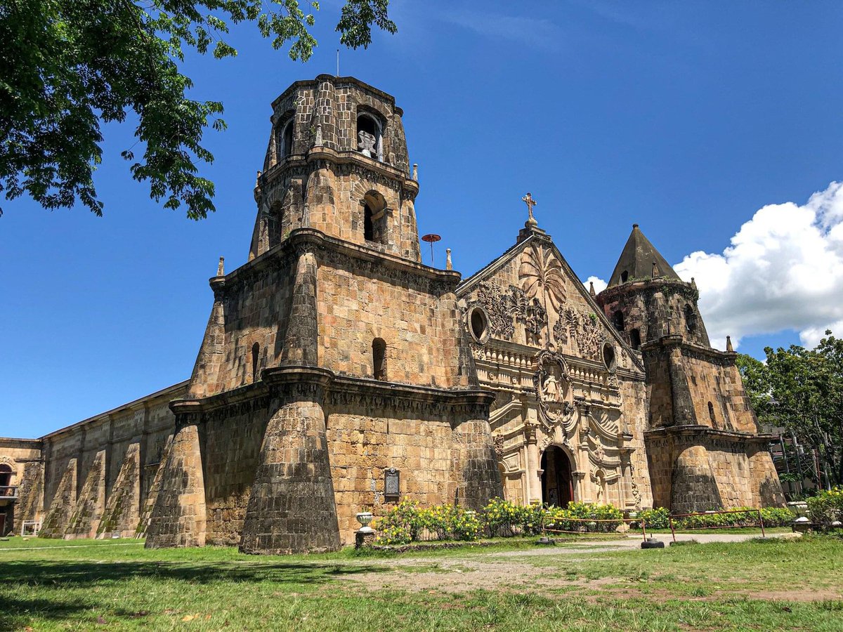 normanagatep's tweet photo. VISITA IGLESIA. Just some of the magnificent churches of Iloilo. Glad to have made a quick tour. #WhereIWander https://t.co/ZVnzgVRJ7u
