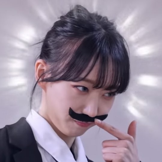 RizJuku's tweet photo. Identitas masih belum tersingkap. Dari nenek2, anak muda ganjen, salesman minyak ular, sampai pencuri ulung. Hati2 Zuu bias, nanti kegocek sama yang satu ini ๐
@5ecretNumber #SECRETNUMBER4thSingle #TwoYearsWithSECRETNUMBER #SECRET_NUMBER #์ํฌ๋ฆฟ๋๋ฒ https://t.co/uKawxEQkfD