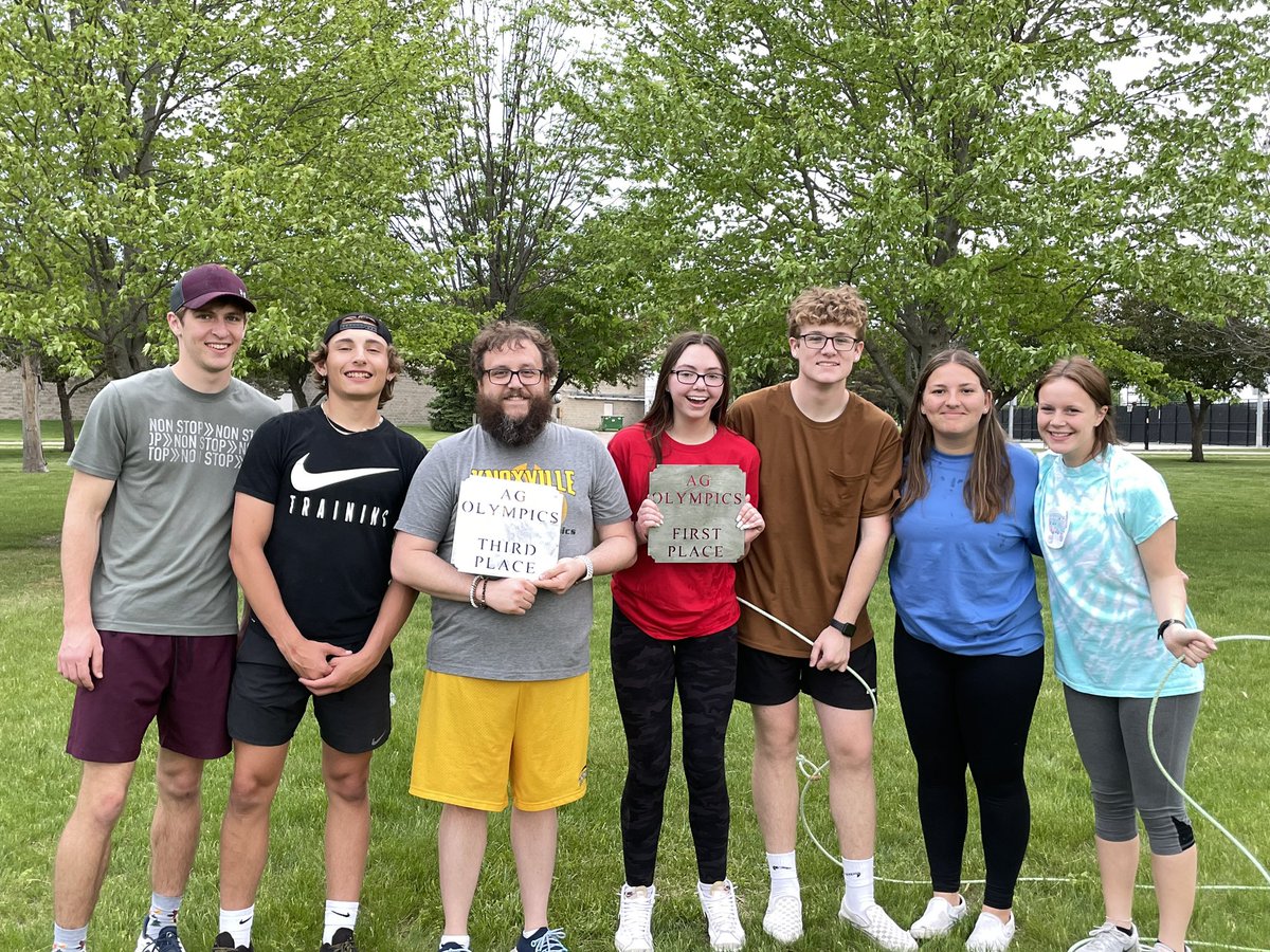KHSGibbons's tweet photo. Fun night hanging out with my advisees at the Ag Olympics put on by @FFAKnoxville.  These are the times I’ll remember.  @KHS_Panthers #128Bosses #CarsWin #proudadvisor https://t.co/7av7gMA9iE