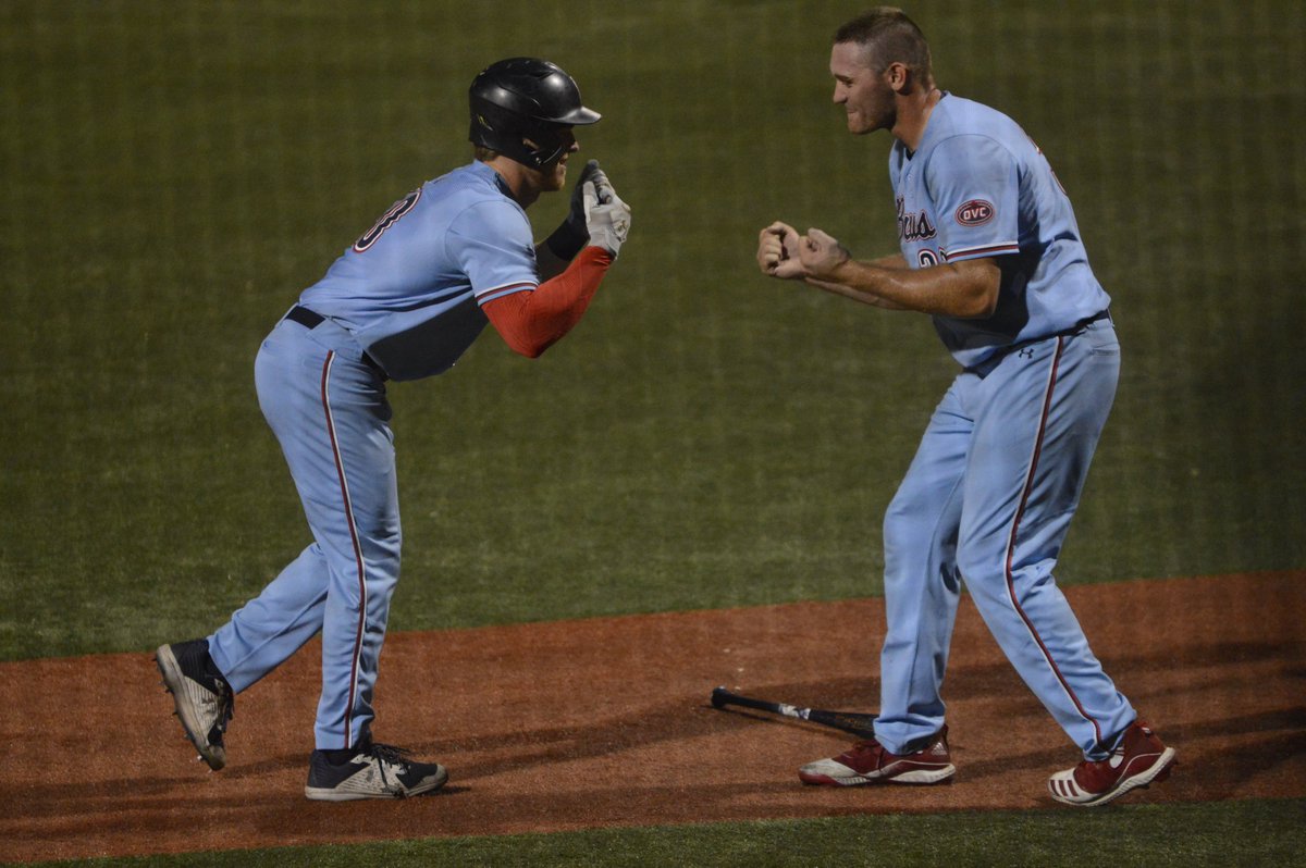 BelmontBaseball's tweet image. BACK-TO-BACK FROM THE BASH BROTHERS

TOMMY HITS ONE TO THE GATEWAY ARCH

Belmont 6, SIUE 2 | T8

@Tommy_Crider | #ItsBruinTime